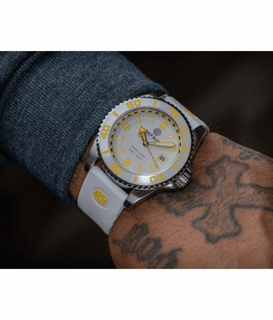 OCEAN DIVER COLLECTION WHITE/YELLOW CERAMIC BEZEL - WHITE/YELLOW DIAL BRACELET