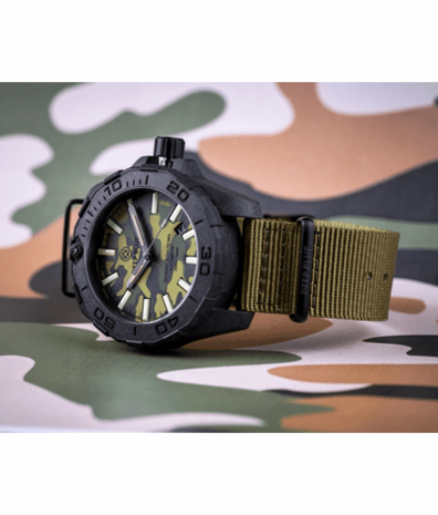 DAYNIGHT STEALTH OPS CARBON CASE GREEN CAMO DIAL GREEN/ORANGE FLAT TRITIUM TUBES AUTOMATIC WATCH SCREW DOWN CROWN
