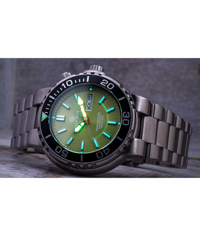 PRO SUN DIVER IV 1000 JADE LIME DIAL DIVER BRACELET